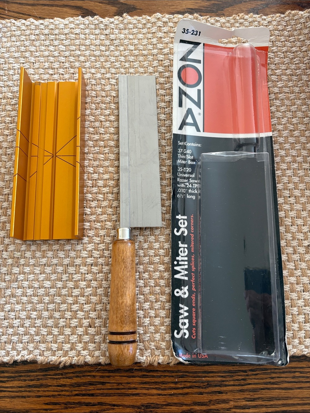 ZONA Saw & Miter Set with Gold Miter Guide and Wood-Handled Saw